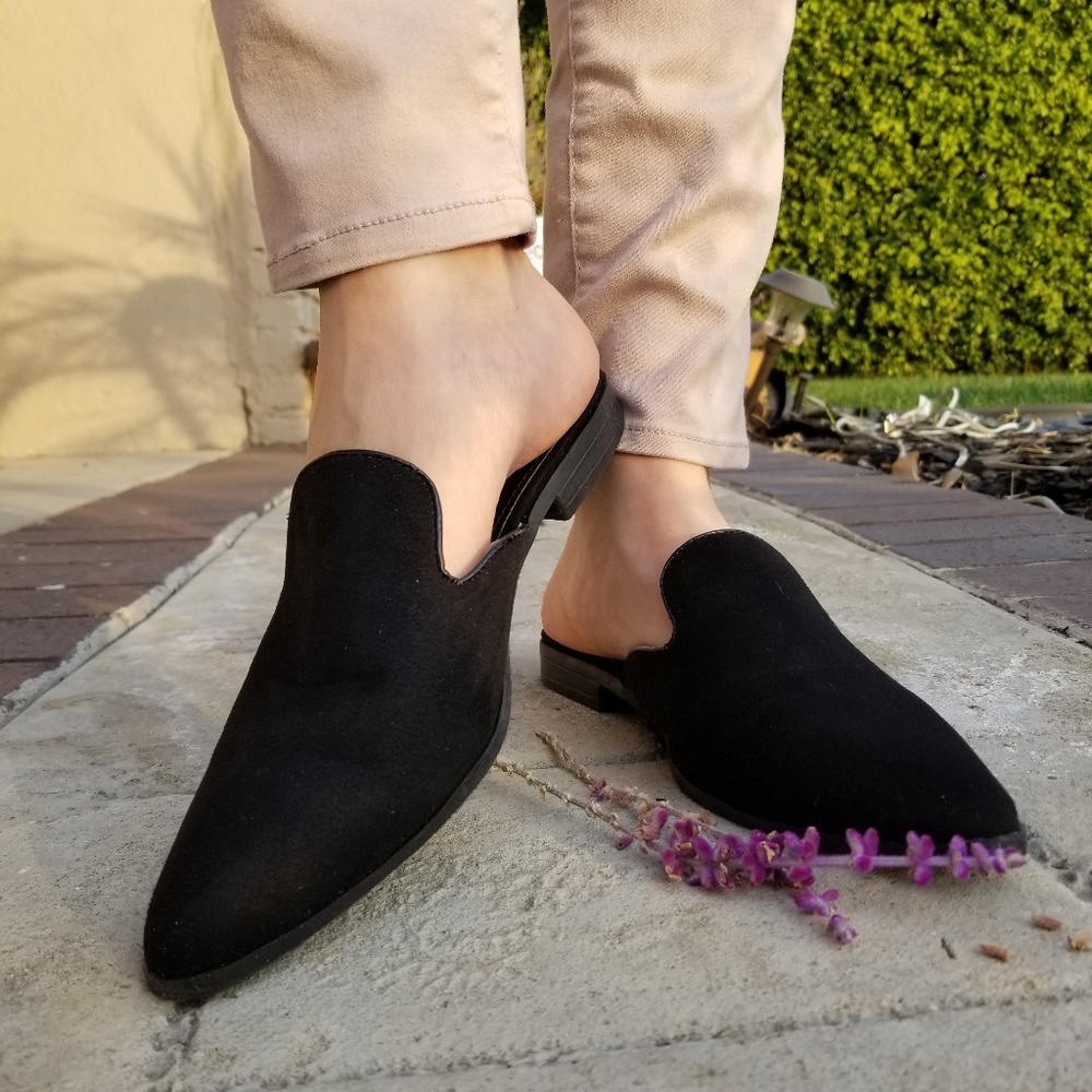 Black Pointy Toe Slip On Mule Loafer - Picture 3 of 8